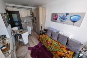 Уютен апартамент в комплекс «Rodina» в Свети Влас - Apart Estate