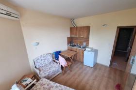 ID 595 Budget studio apartment with a low maintenance fee in Sunny Beach