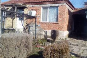Small house in Kosharitsa is offered for sale  Id 228