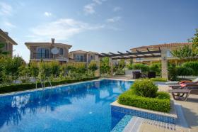Id 118 Сottages for sale in the luxurious complex Victoria Hill near Pomorie