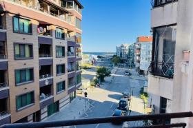 Id 490 Large apartment in Pomorie with sea views