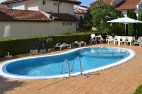 Apartment with swimming pool in Ravda for sale