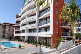 ID 640 One-bedroom apartment with an underground parking in St. Vlas