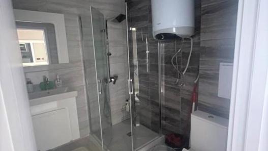 Id 468 Bathroom with built-in shower