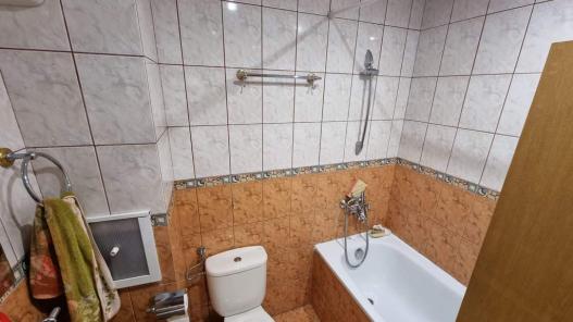 ID 539 Bathroom with bathtub