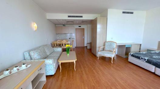 ID 603 Large studio apartment in the living complex Grand Hotel Nirvana in Sunny Beach