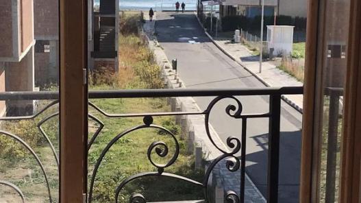 Изглед към морето от прозорците на апартаменти за продажба във Вила Роза Id 257 
