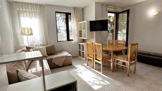 Трехкомнатный апартамент в комплексе Rose Village в Солнечном берегу