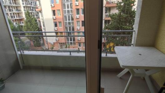 ID 932 Apartment balcony