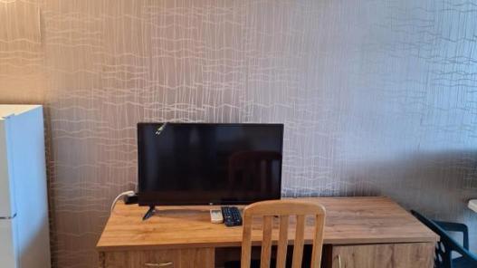 ID 898 table, tv