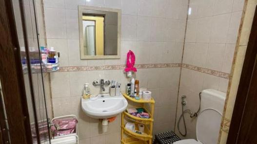 spacious 2-bedroom apartment in Lazur, Burgas - bathroom