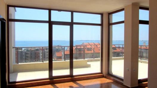 Панорамни прозорци в апартамента за продажба в комплекса Helios в Свети Влас Id 193