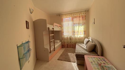 ID 754 Small bedroom