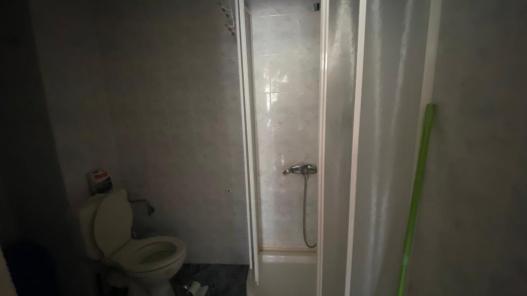 ID 725 Bathroom