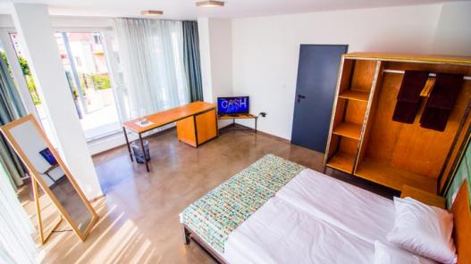 Апартамент в хотел за продажба в Лозенец, България - инвестиционен имот до морето