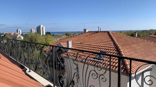 Вид с балкона в студии на продажу в жилом доме в квартале Черно Море, НесебрId 75 