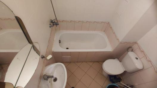 ID 761 Bathroom with bathtub