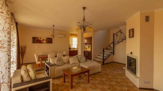 Living room in a house for sale in Saint Vlas Id 222 