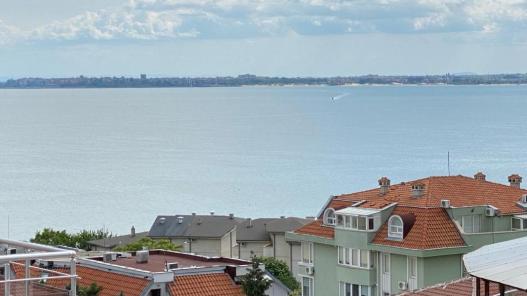 Апартамент с частична морска панорама в Свети Влас - Apart Estate