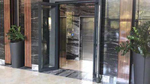 Elevator in the complex Id 271 