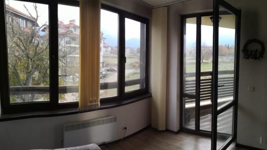 Недвижимость в Банско - трешка - выход на балкон Id 274 