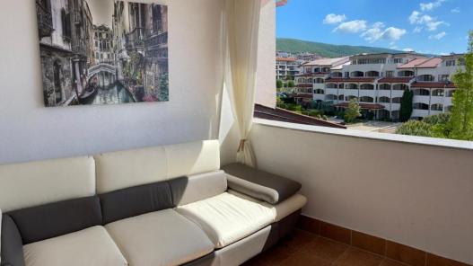 Id 354 Terrace of a spacious two-bedroom apartment in Saint Vlas - sale