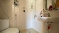 ID 942 bathroom