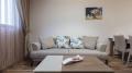 Id 432 Sofa, coffee table