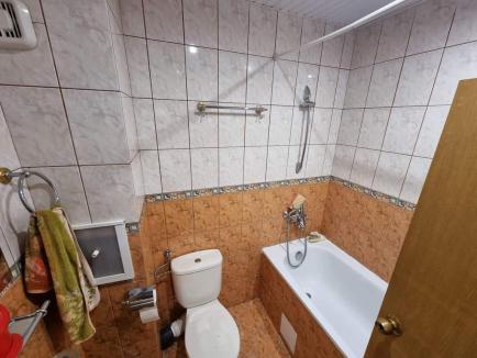 ID 539 Bathroom with bathtub