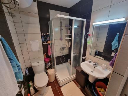 ID 734 bathroom