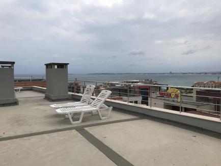 Area for rest on the roof at the Sea Breeze complex - apartments, studios in Sveti Vlas Id 200