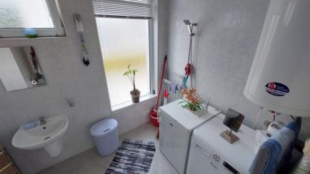 ID 547 Bathroom with washing machine