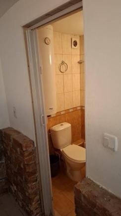 ID 1074 bathroom