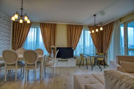 Id 61 Гостиная в трехкомнатной квартире на продажу в комплексе Villa Roma Несебр