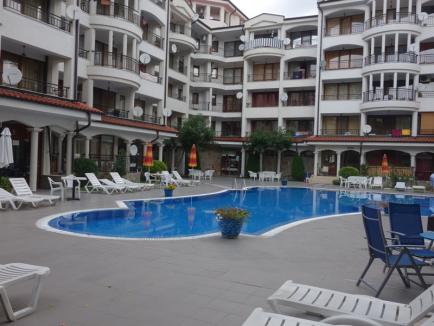 id42 Swimming pool in Chateau Valon Sunny Beach