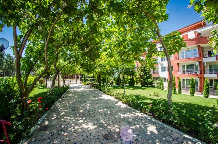 Green area of ​​the complex by the sea Green Fort - Sunny Beach Id 263 
