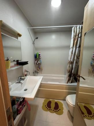 Id 473 Bathroom with bathtub