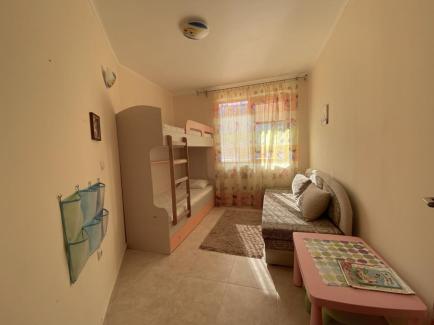ID 754 Small bedroom