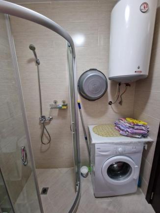 ID 546 Bathroom with washing machine