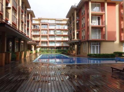 Id 366 Swimming pool in complex "Sunny View Central" - real estate Sunny Beach
