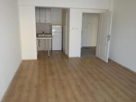 One bedroom apartment without furniture in Flores Park