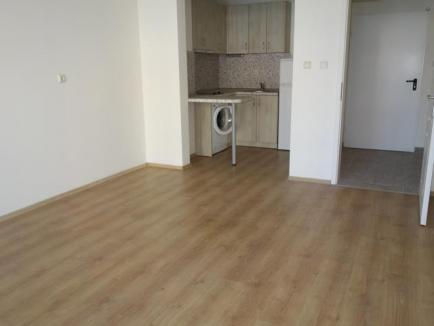 New one bedroom apartment without furniture in Flores Park