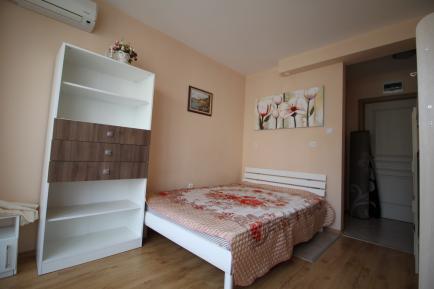 Bedroom, double bed id 303