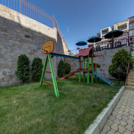 Детска площадка в комплекс Helios - продажба на недвижими имоти в Свети Влас - Apart Estate Id 192 