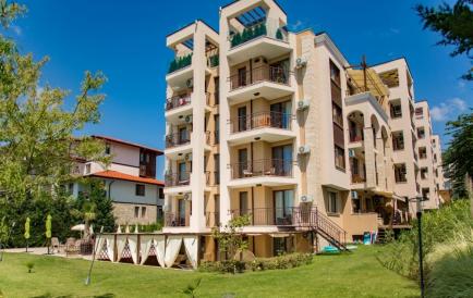 комплекс Porto Paradiso в Свети Влас - продажба на апартаменти на първа линия