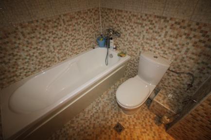 Id 324 Bathroom with bathtub