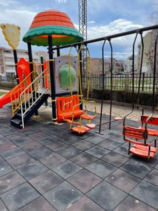Id 385 Playground in the complex
