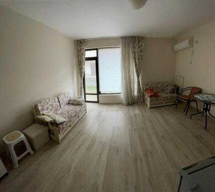 Studio apartment in Nessebar in a living building without maintenance fee, 500 m from the sea